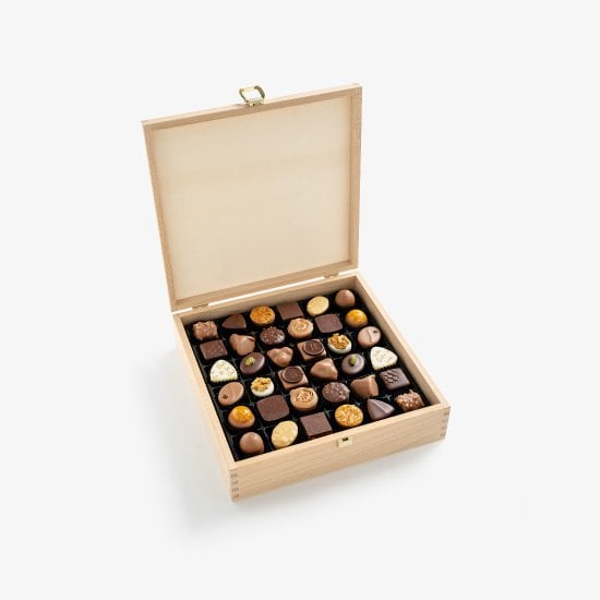 Praline Selection 72 pcs per woodbox
